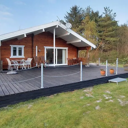 Three-bedroom Holiday Birkedalsvej 03 * Nordost