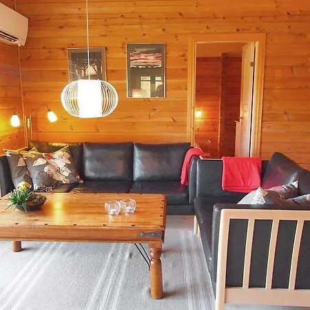 Three-bedroom Holiday Birkedalsvej 03 *